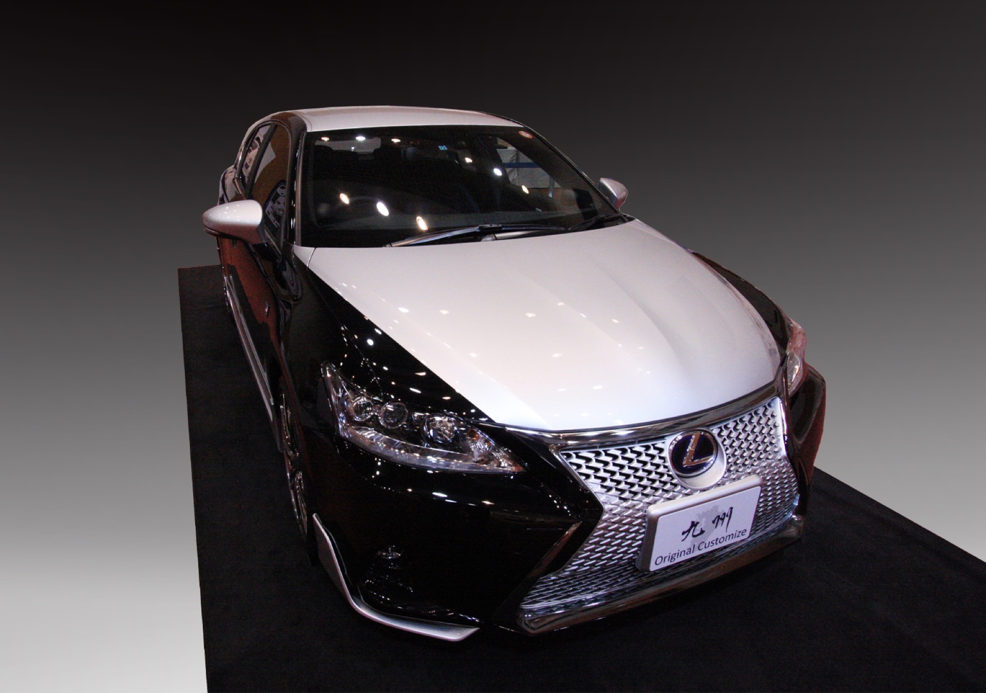 LEXUS